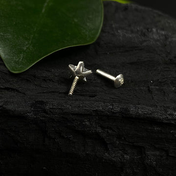 Big Zircon Star Nose Pin (5.5mm)